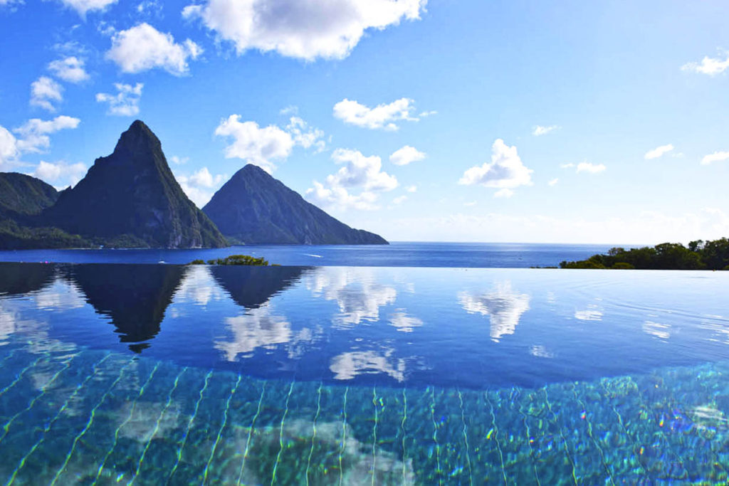 Piscina do Moon Sanctuary no hotel Jade Mountain