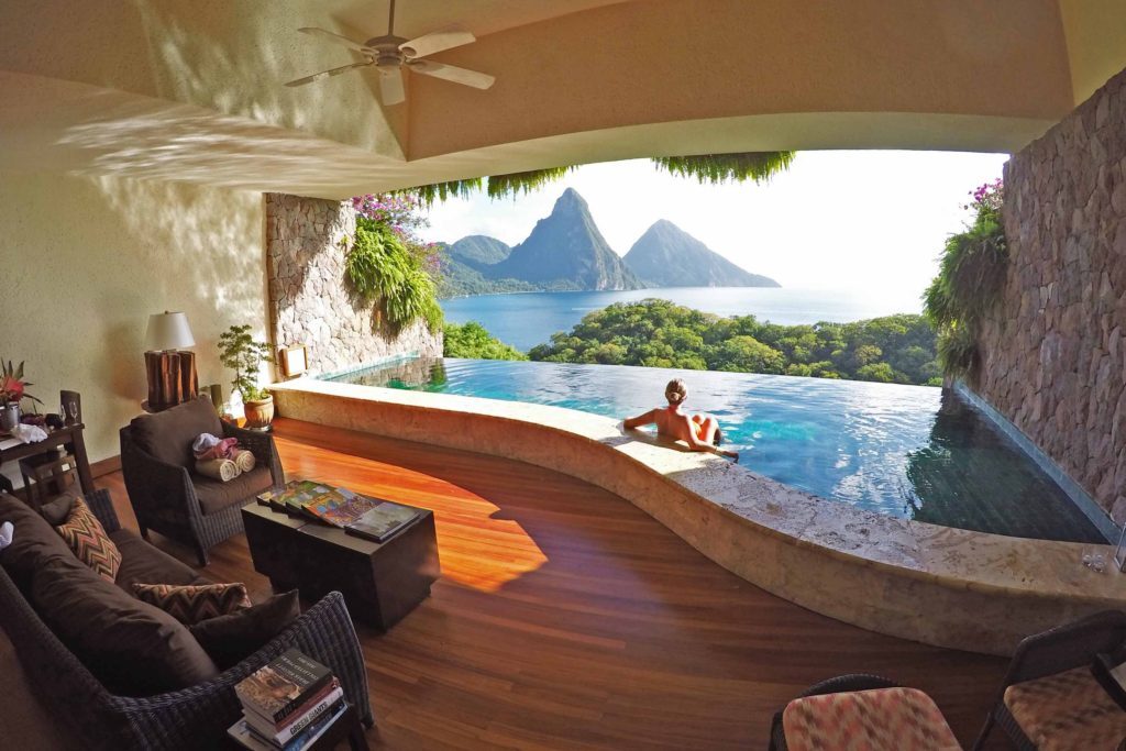 Quartos sem janelas e cortinas – Hotel Jade Mountain