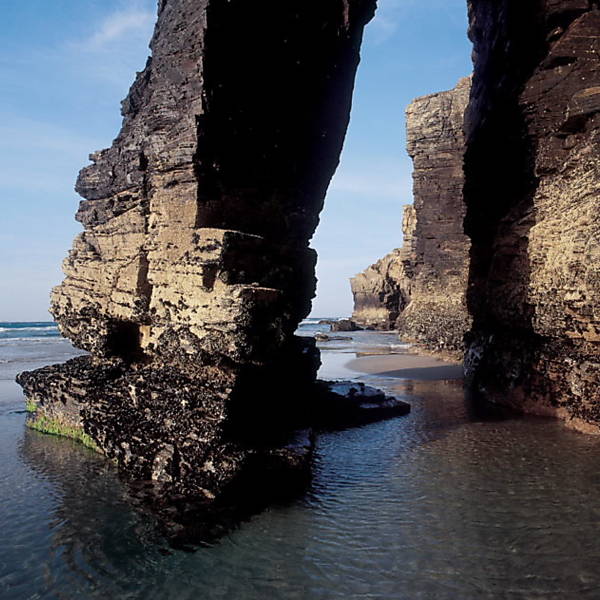 Praia das Catedrais, em Ribadeo, na Espanha