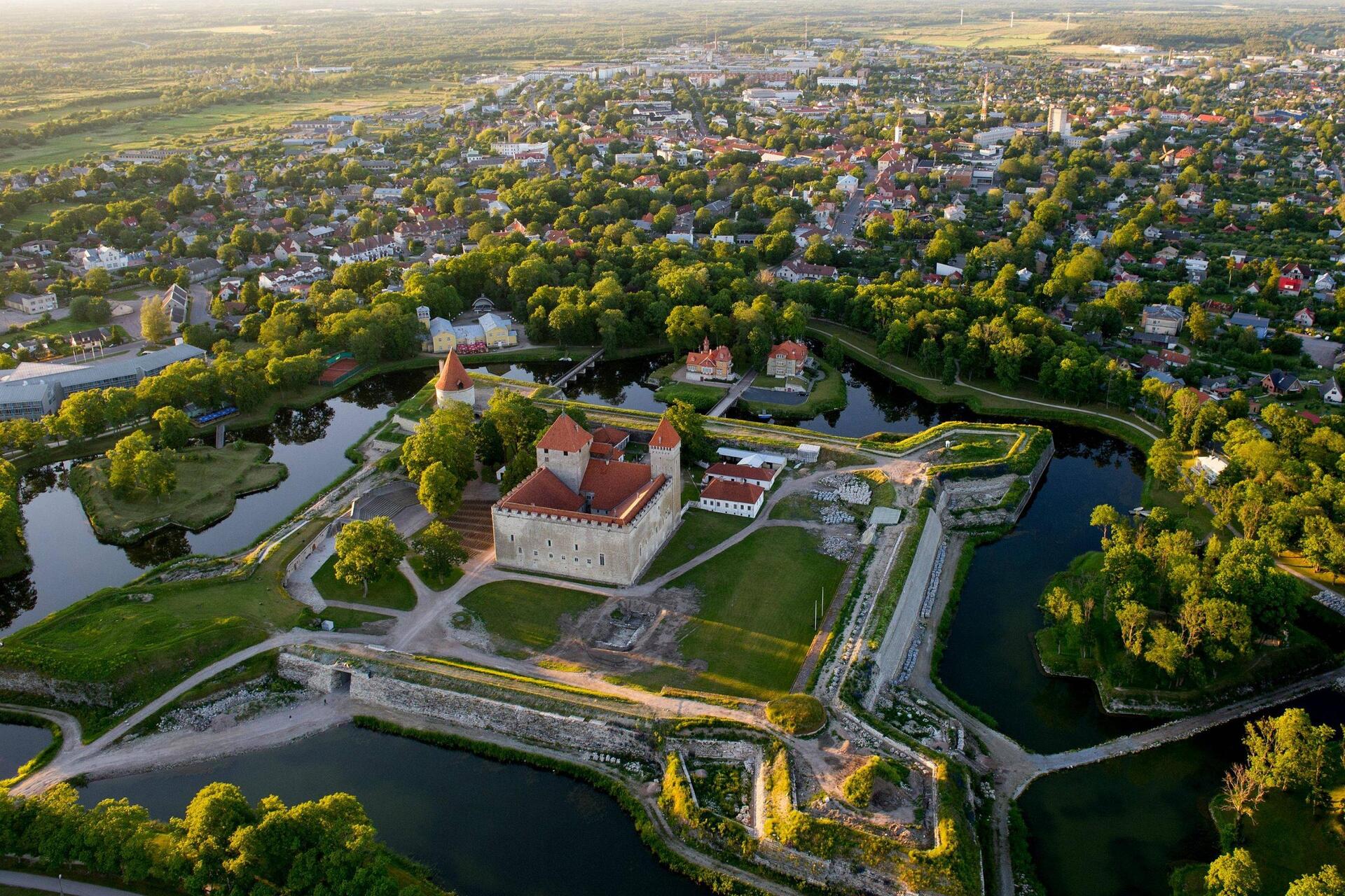 Vista do castelo de Kuressaare