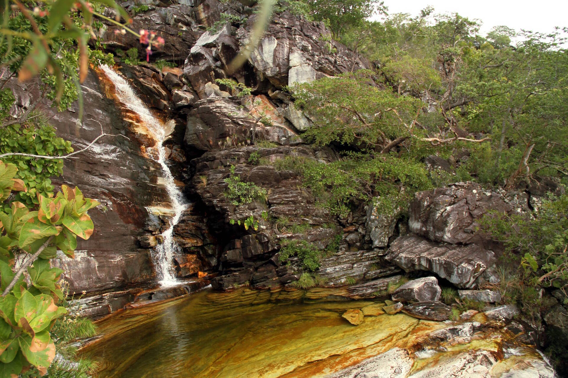 Cachoeira do Abismo, o principal atrativo da ‘Trilha do Abismo’, na Chapada dos Veadeiros