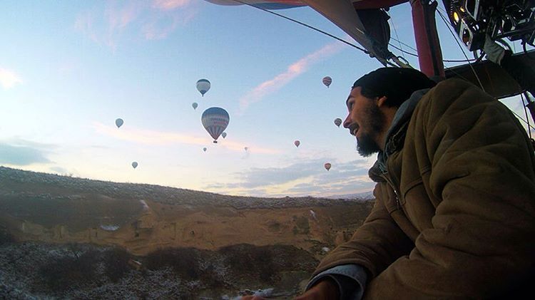 Amadeu Viscardi observa balões na Capadócia, na Turquia