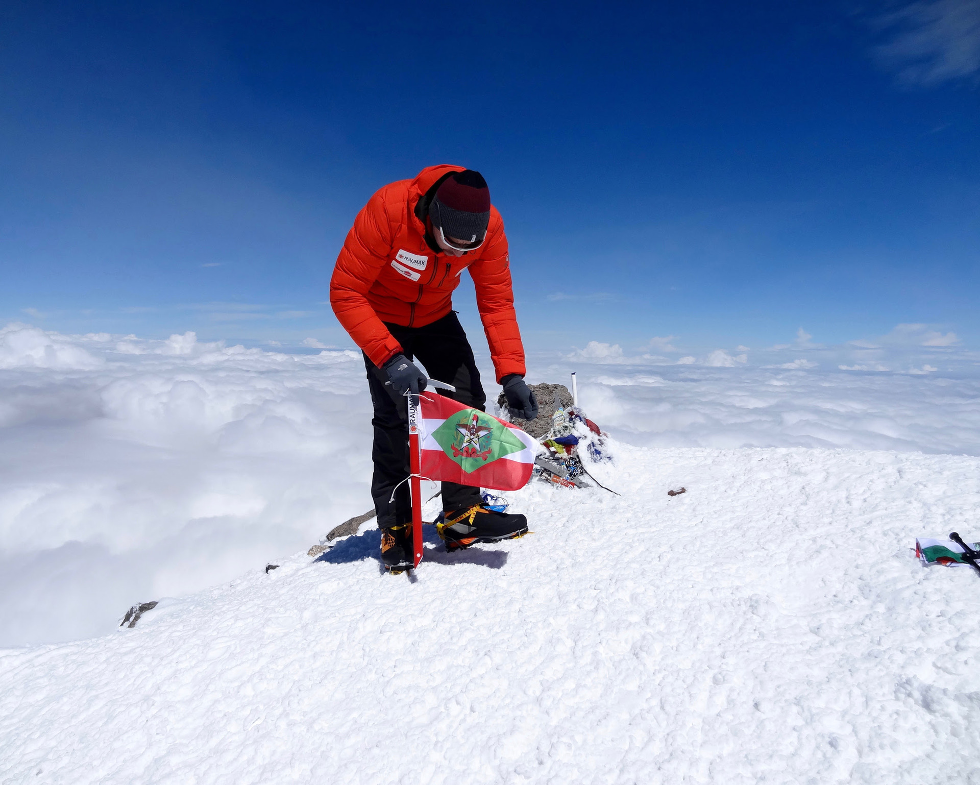 O alpinista Hélio Fenrich já conquistou o topo das maiores montanhas da Europa, da África e da América do Sul