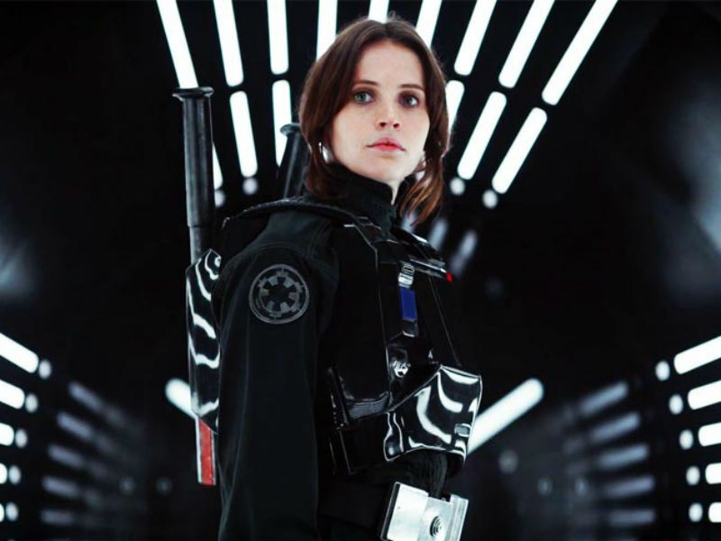 Felicity Jones em “Rogue One: Uma História Star Wars”, filme que deve chegar mais cedo que antes no Netflix