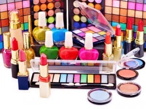 Empreendedora de 25 anos fatura milhões com cosméticos