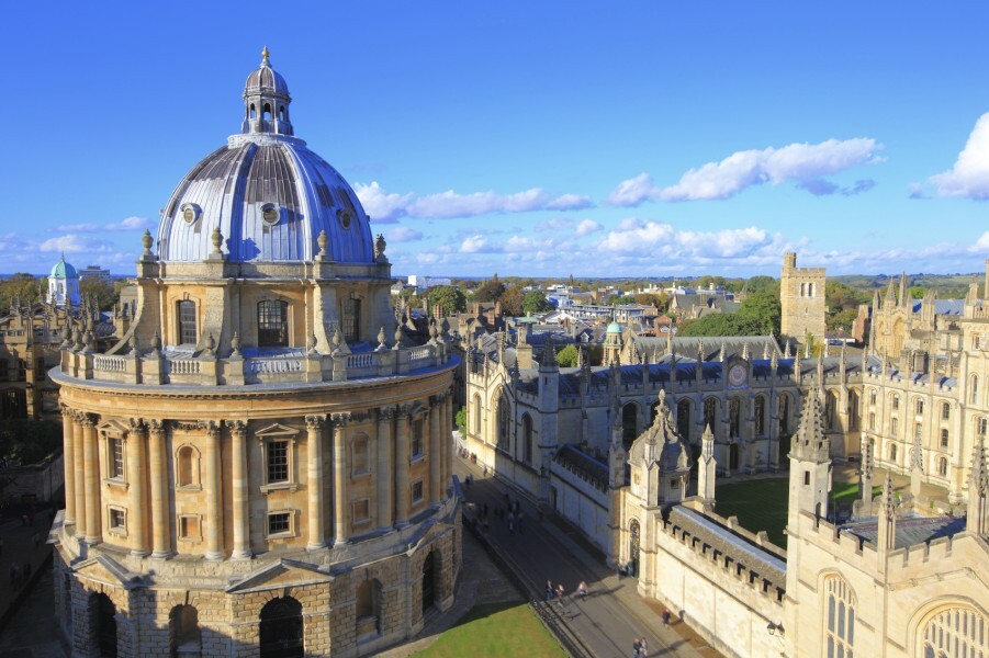 Universidade de Oxford, localizada na Inglaterra, oferece bolsa para quem não tem recursos financeiros