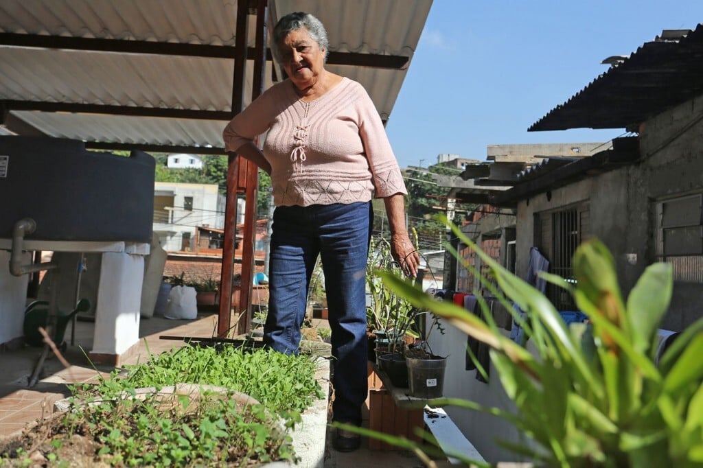 Lurdes Luna, 79 anos, moradora da região do CEU Casablanca, que usará a compostagem para adubar sua hortinha