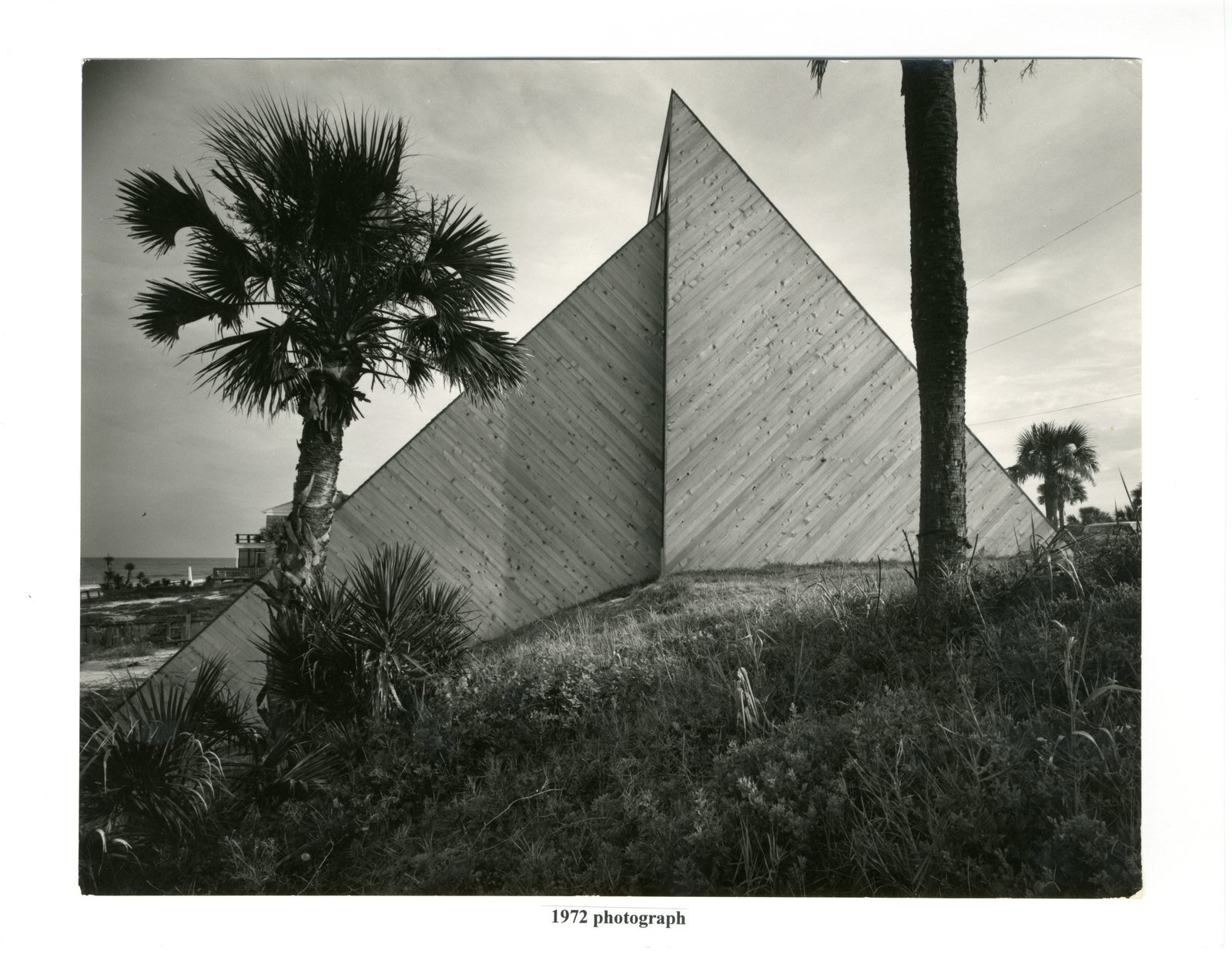 Casa geométrica da Flórida está à venda pela primeira vez