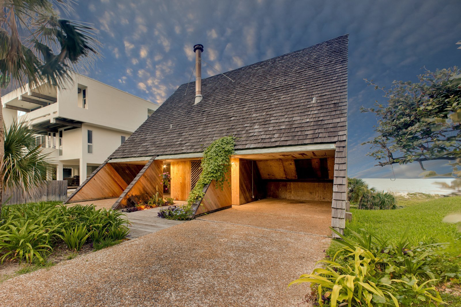 Casa geométrica da Flórida está à venda pela primeira vez