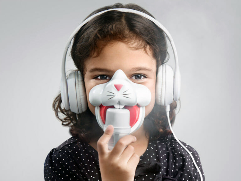 Inalação pode ficar mais divertida com máscaras que contam histórias; conheça o projeto
