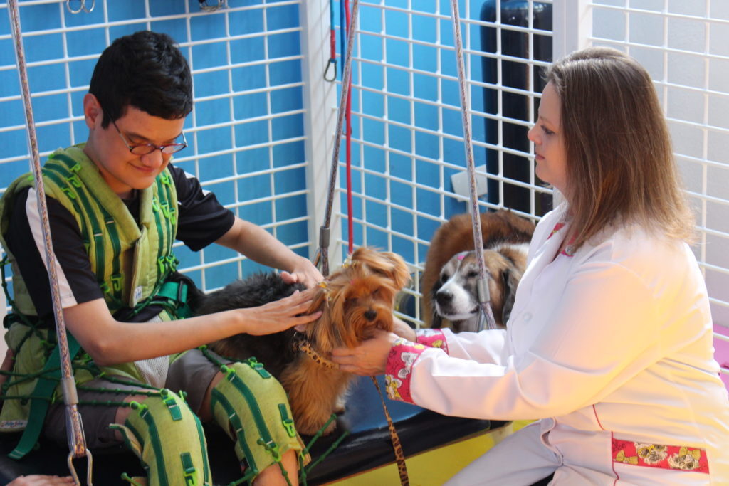 O Cerne também usa cães na pet terapia