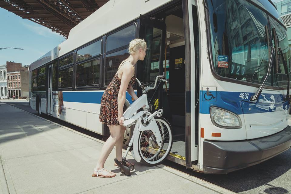 A Gi Fly é uma bicicleta elétrica que dobra em 1 segundo