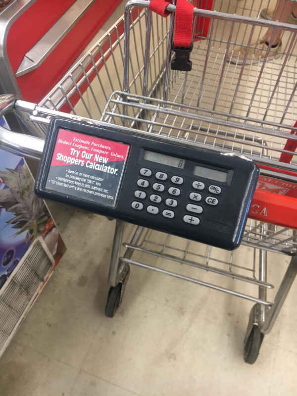 Nada de cair de costas quando chegar ao caixa: já calcule no carrinho do supermercado os gastos à medida que pega as mercadorias