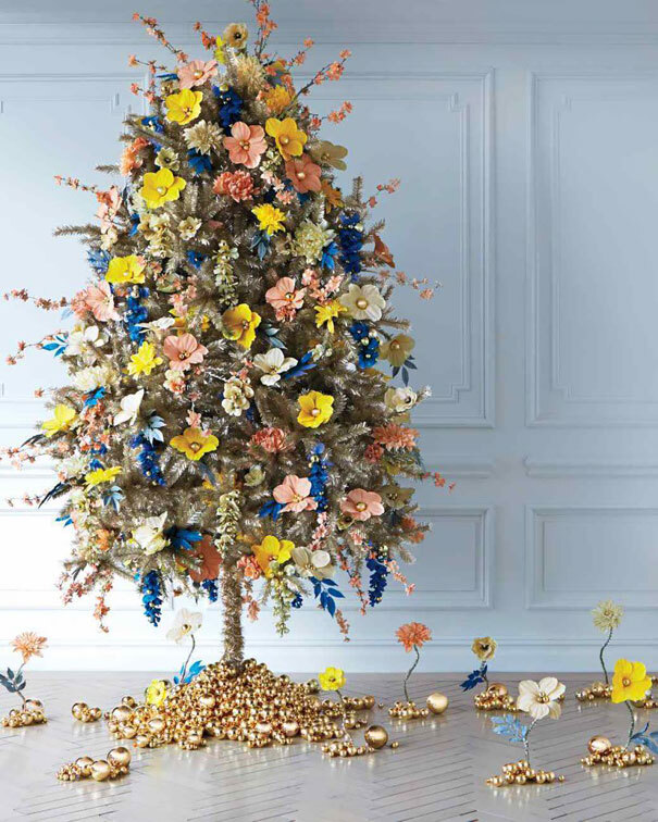Veja ideias de árvores de Natal decoradas com flores
