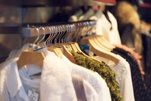 Brechós online que vendem roupas de grifes famosas