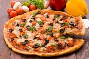 Você pode comprar uma pizza média da Domino’s por R$24