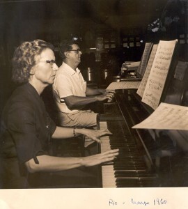 Aída e Radamés ao piano