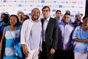 Martinho, Georges Gachot, mestre de bateria e as baianas da Unidos de Vila Isabel no Rio Filmfestival